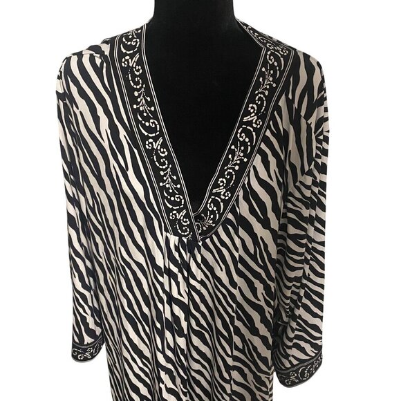Maggie Barnes Women’s Plus Size Shirt Black & White Zebra Print Size 5X 34/36w - Picture 14 of 16